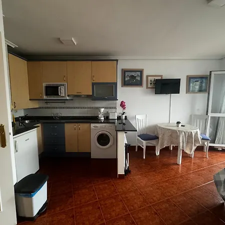 Con Vistas Al Mar Y Piscina Ii Daire *